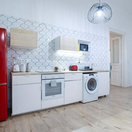 4-Bedroom Comfort Apartment In The Citycenter F38 بودابست المظهر الخارجي الصورة